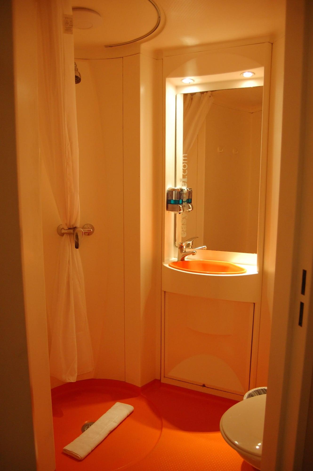 Easyhotel South Kensington Лондон Екстериор снимка