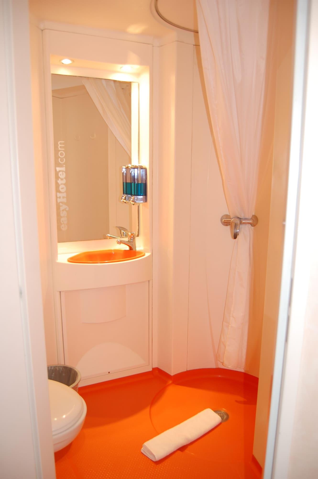 Easyhotel South Kensington Лондон Екстериор снимка