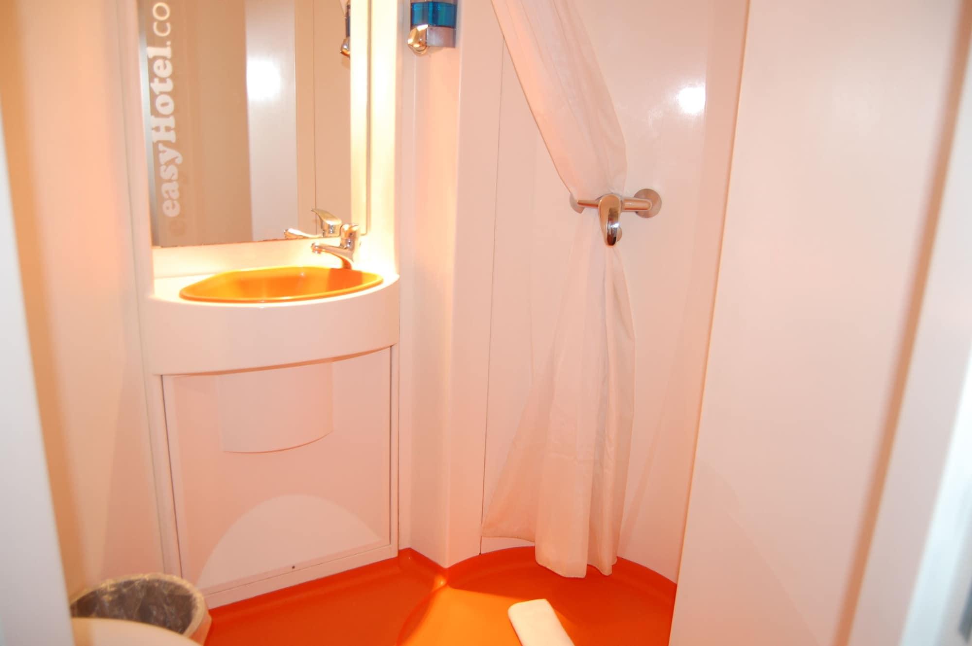 Easyhotel South Kensington Лондон Екстериор снимка