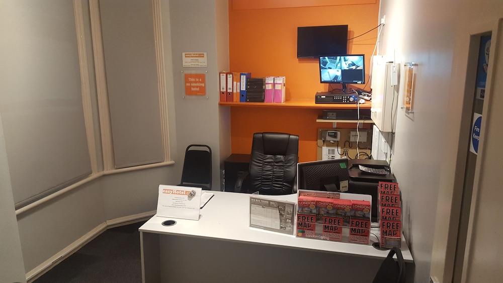 Easyhotel South Kensington Лондон Екстериор снимка