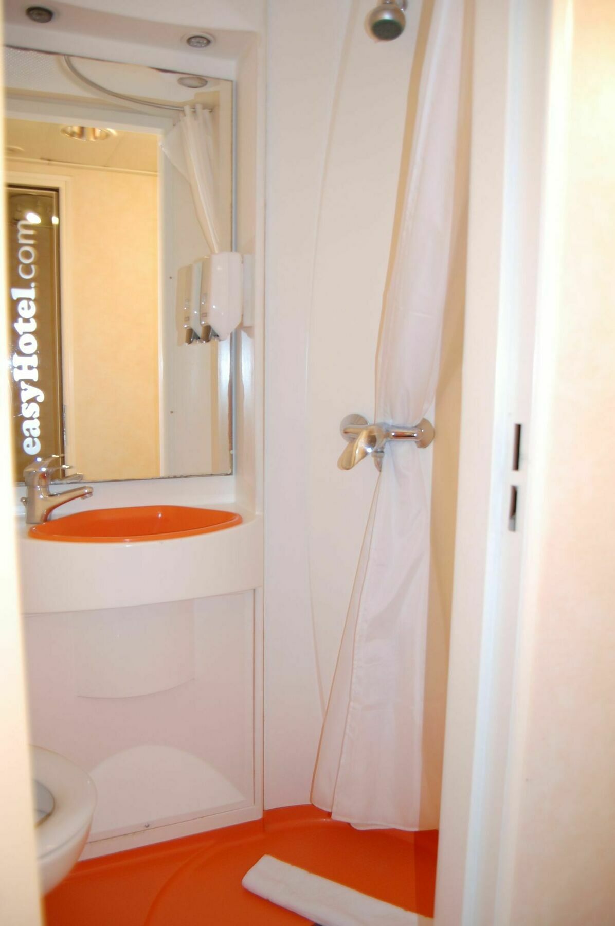 Easyhotel South Kensington Лондон Екстериор снимка