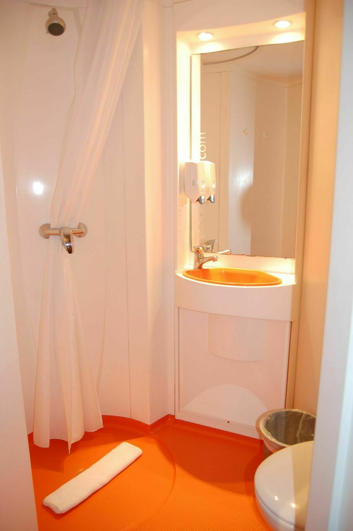 Easyhotel South Kensington Лондон Екстериор снимка